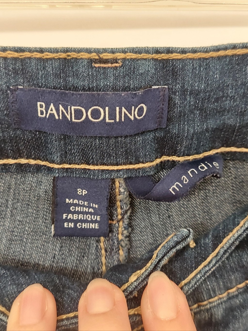 Bandolino | 8p Mandie Dark Wash Denim Cropped/Capri 5-Pocket Jeans. Like New! — image 2 of 6
